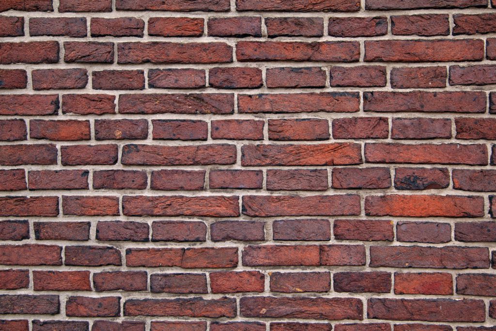 Brick cleaning. Image by PublicDomainPictures from Pixabay